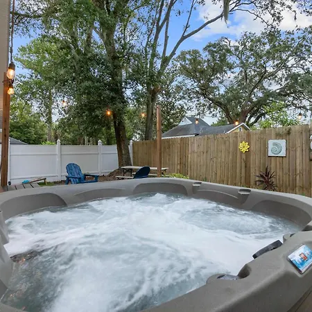 Peaceful Pearl Retreat- 5 Minutes To Downtown, 10 Minutes To Beach